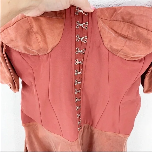 NBD Arabia dress in rust - Picture 4 of 9